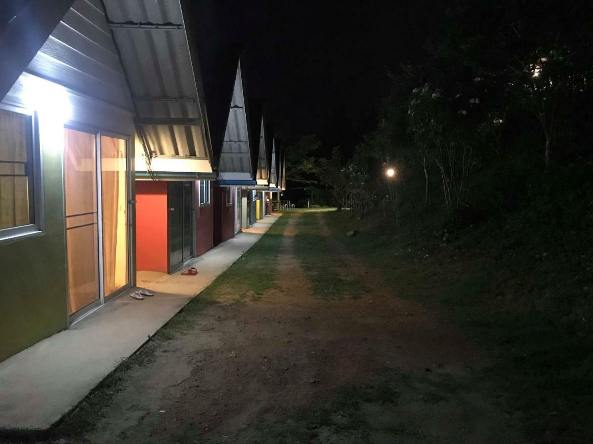 Baan Rai Pray Rung Kaeng Krachan Ban Tha Ling Lom Exteriér fotografie