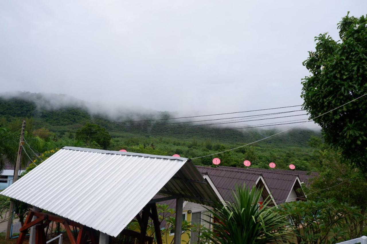 Baan Rai Pray Rung Kaeng Krachan Ban Tha Ling Lom Exteriér fotografie